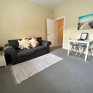  Apartment Alumhurst Road, United Kingdom