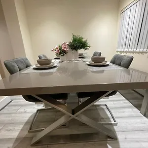Apartment Big 3 Bedroom London House With 2 Bathroom, Plumstead (Greater London)